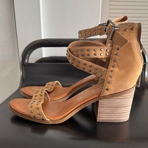 Jessica Simpson Tan Studded Block Heels